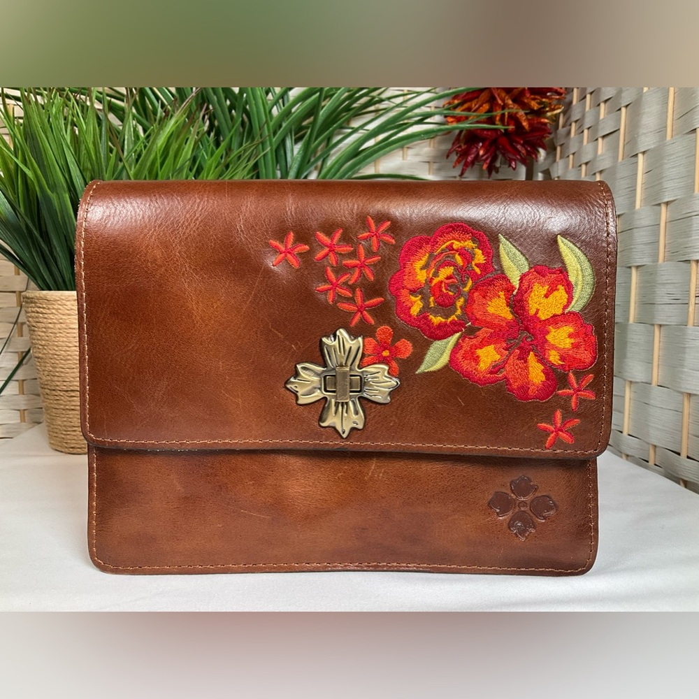 Patricia Nash Consilina Crossbody Organizer Embroidery Floral Oil Painting